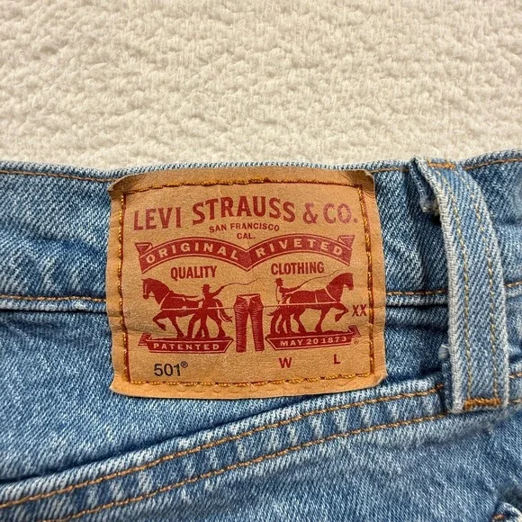 Levi's 501 Original Fit‎ Jeans Womens 27x30 Blue Denim Distressed Straight Leg - Picture 3 of 8